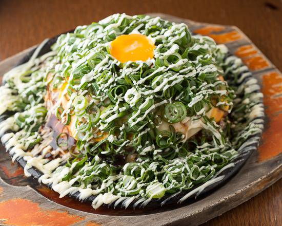 おかん 新宿歌舞伎町 鉄板カウンターで焼き上げる本格お好み焼き